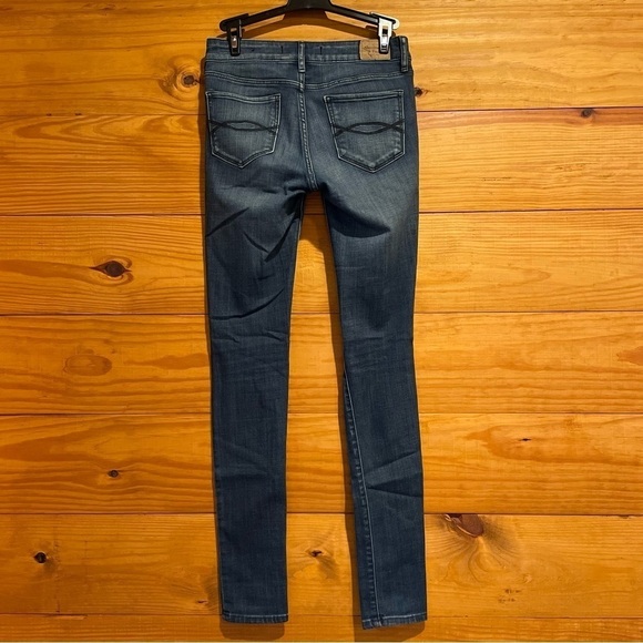 Abercrombie & Fitch Signature Collection Mid Rise Super Skinny Jeans 24 - Picture 2 of 11